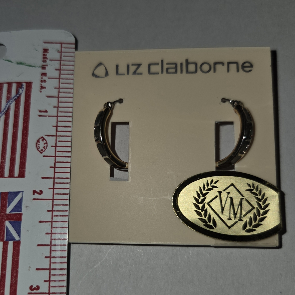 Vintage Liz Claiborne Gold Tone Green Hoop Earrings JWRU1030 NOS Card